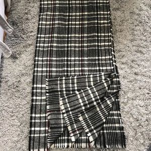 Oversized plaid scarf/shaul